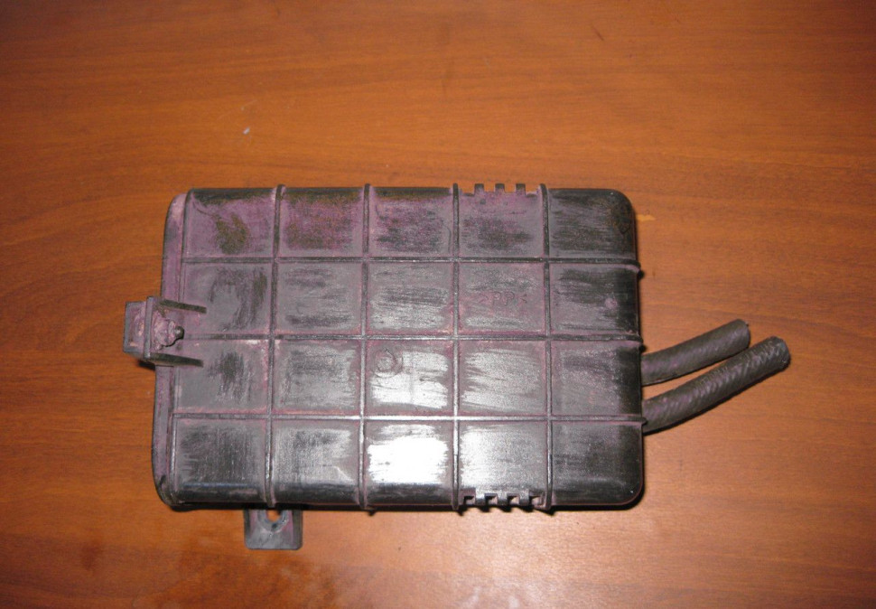 Абсорбер топливных паров Chery Kimo oem s111208110 (скл-3) Абсорбер топливных паров Chery Kimo oem s111208110 (скл-3)