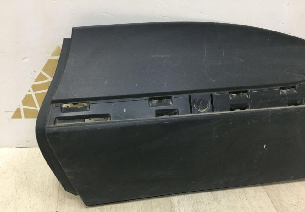 Молдинг двери задний левый Renault Kaptur OEM 828216149R