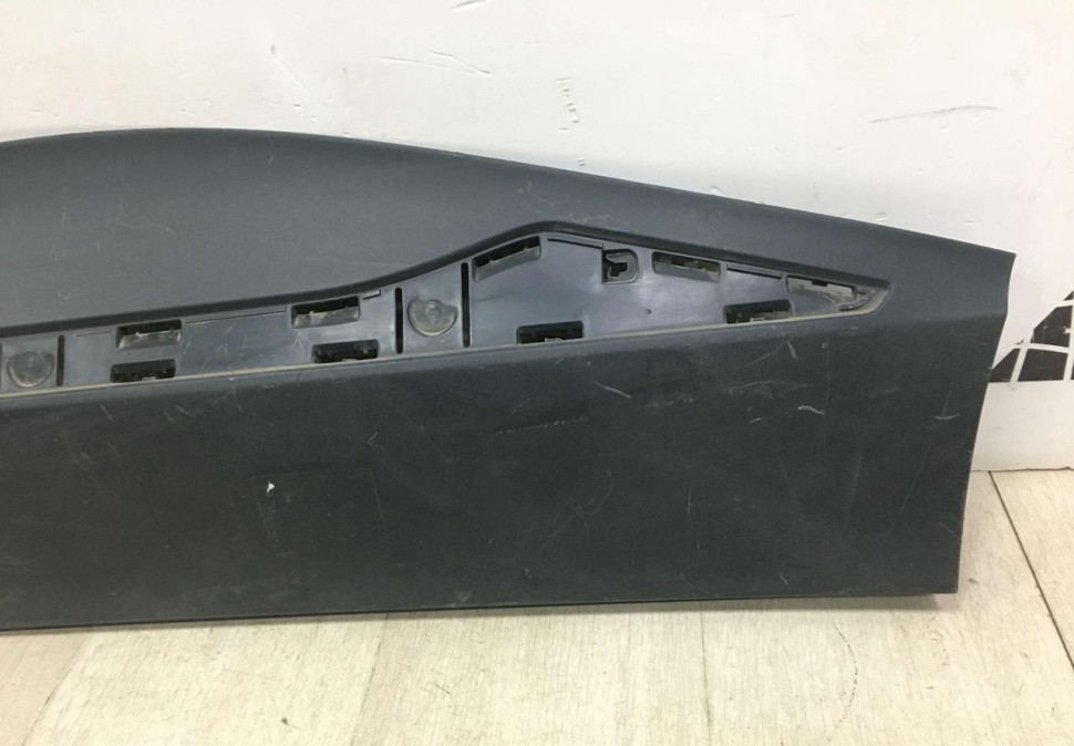 Молдинг двери задний левый Renault Kaptur OEM 828216149R