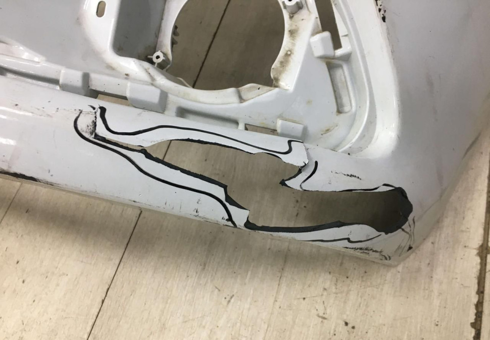 Бампер передний Renault Logan 2 OEM 620228143R Бампер передний Renault Logan 2 OEM 620228143R