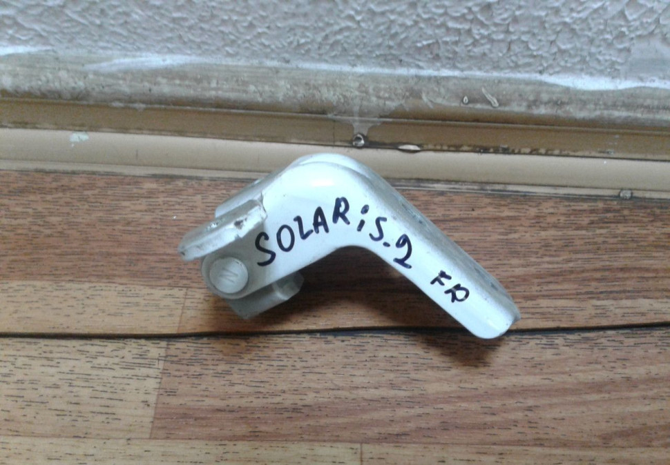 Петля двери передняя правая Hyundai Solaris 2