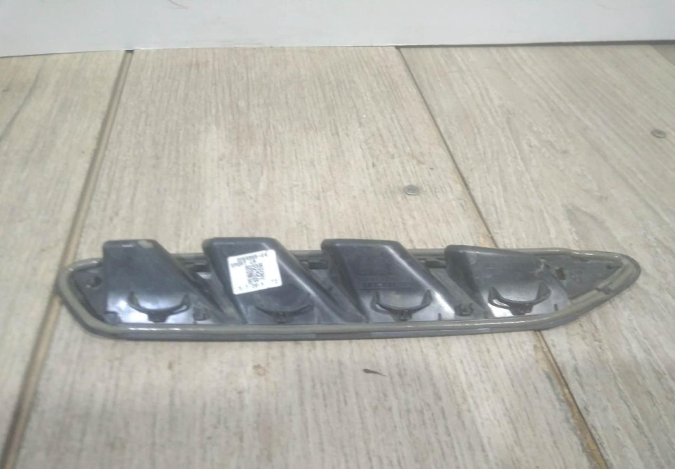 Накладка крыла передняя левая бу BMW X3 G01 OEM 51137418603