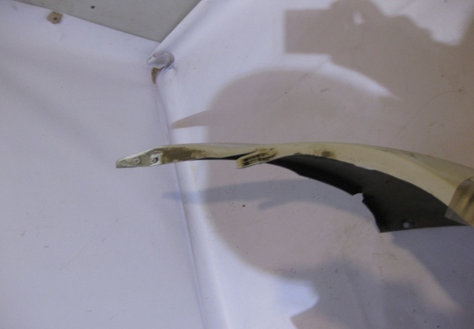 Бампер передний Lada Largus oem 8450000245 (трещина) (скл-3) Бампер передний Lada Largus oem 8450000245 (трещина) (скл-3)