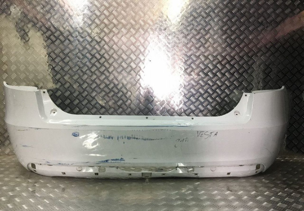 Бампер задний Lada Vesta oem 8450006699 (мал.трещины) (скл-3)
