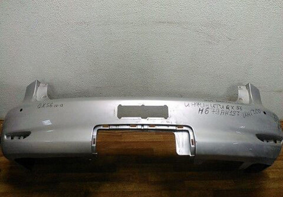 Бампер задний Infiniti QX56 (10-13) с трещиной (Скл-3)