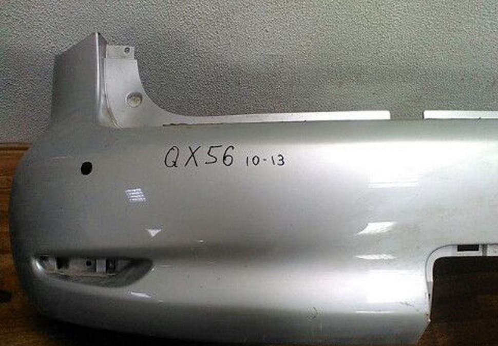 Бампер задний Infiniti QX56 (10-13) с трещиной (Скл-3)
