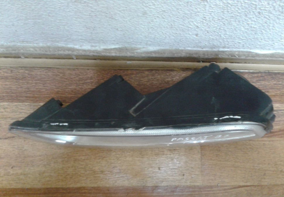 Фара птф левая Volkswagen Passat B8 (сломаны крепл.) Фара птф левая Volkswagen Passat B8 (сломаны крепл.)