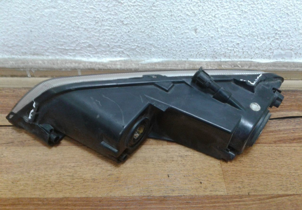 Фара птф левая Volkswagen Passat B8 (сломаны крепл.) Фара птф левая Volkswagen Passat B8 (сломаны крепл.)