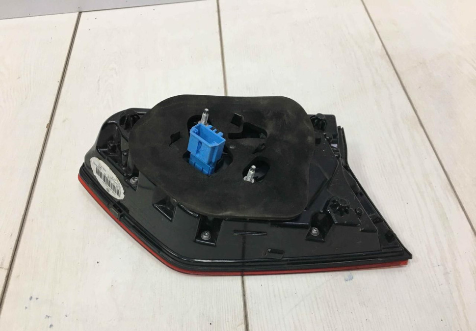 Фонарь левый внутренний LED Volkswagen Tiguan 2 дорест 16-20 oem 5NA945307D