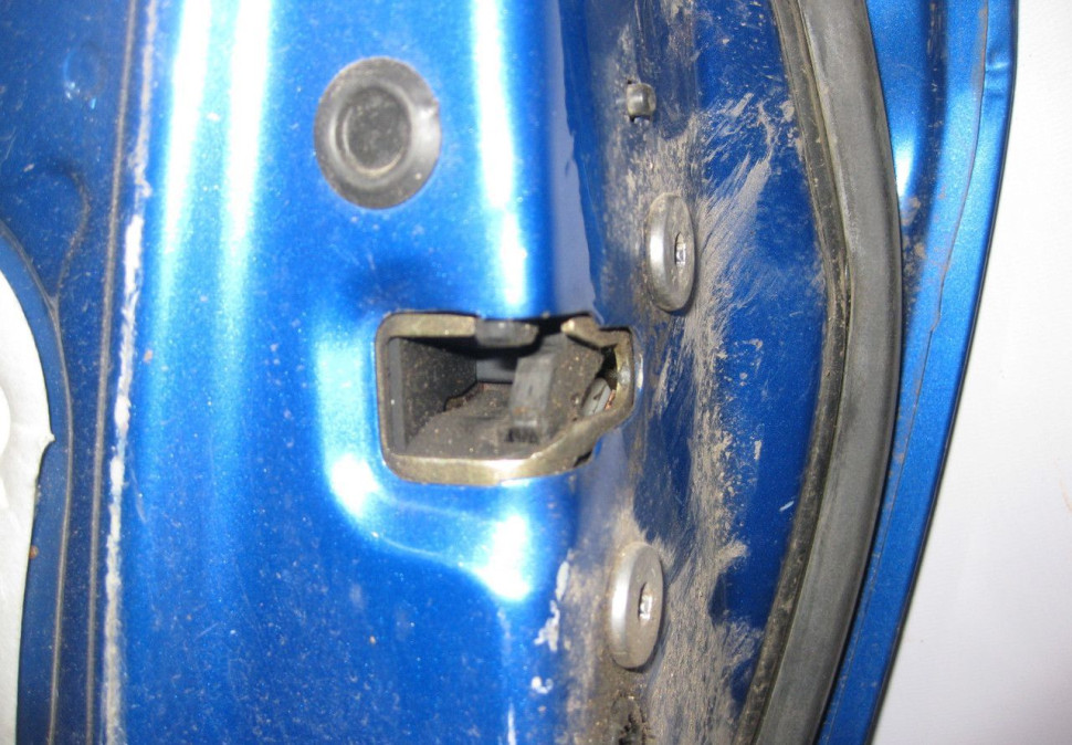 Дверь задняя правая Peugeot 407 (скл-3) Дверь задняя правая Peugeot 407 (скл-3)