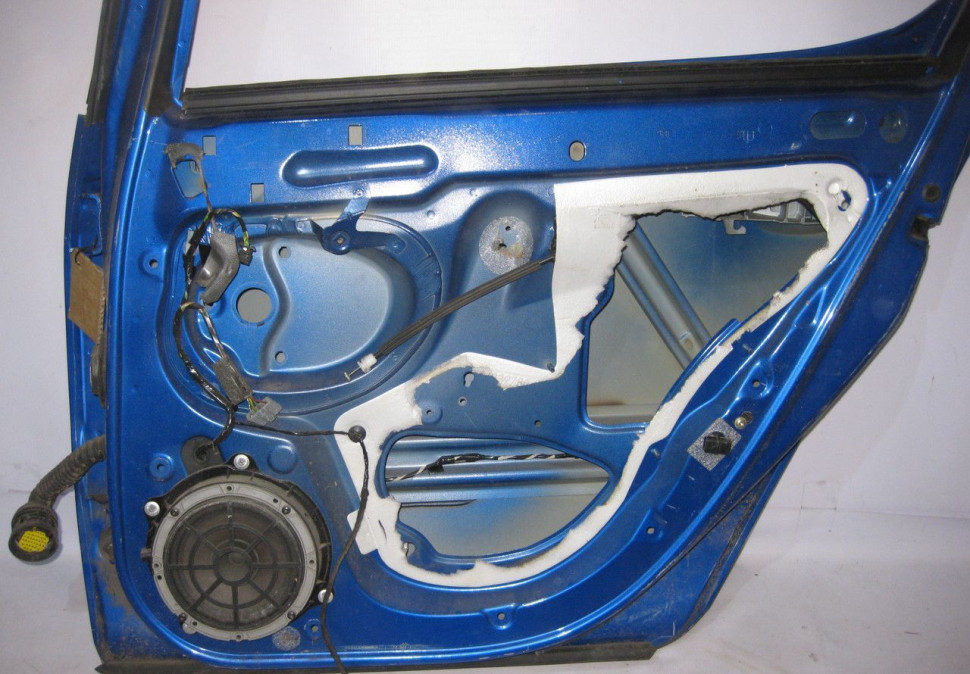 Дверь задняя правая Peugeot 407 (скл-3) Дверь задняя правая Peugeot 407 (скл-3)
