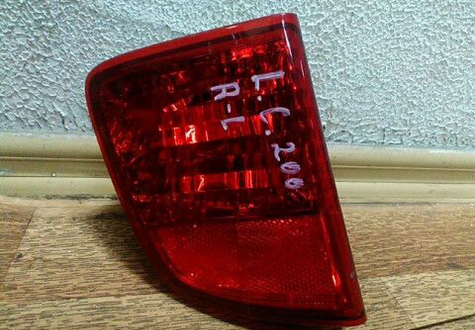 ПТФ задний левый Toyota Land Cruiser 200 (Скл-3)