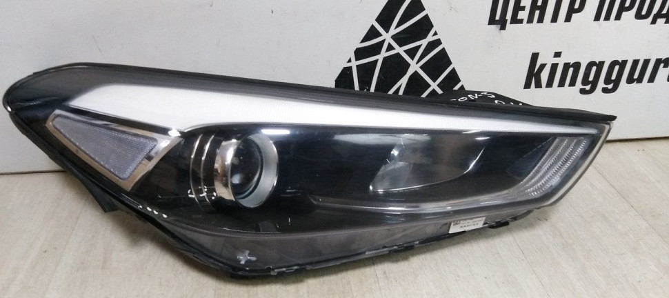Фара правая галоген Hyundai Tucson 3 дорестайлинг 2015 OEM 92102D7000