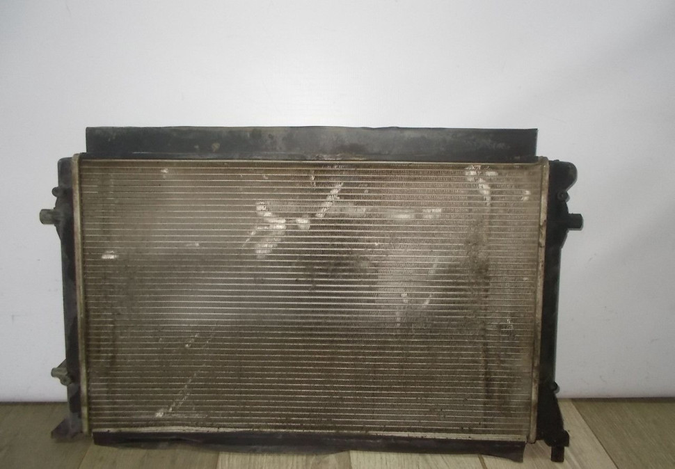 Радиатор охлаждения бу Skoda Yeti OEM 1K0121251CD