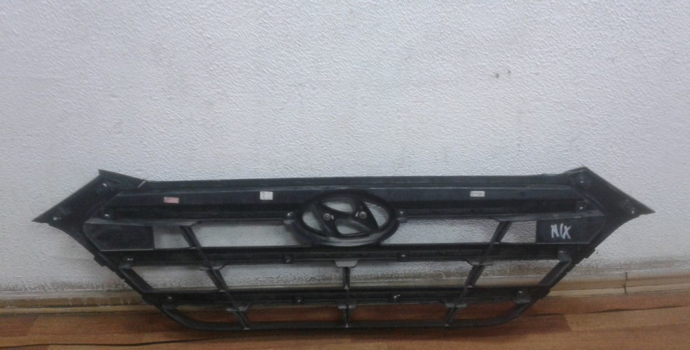 Решетка радиатора Hyundai Tucson 3 oem 86351d7000(трещина) Решетка радиатора Hyundai Tucson 3 oem 86351d7000(трещина)
