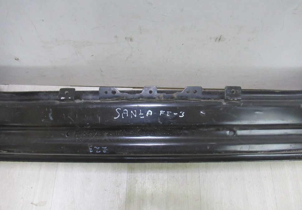 Усилитель переднего бампера Hyudai Santa Fe 3 oem 865302w0000