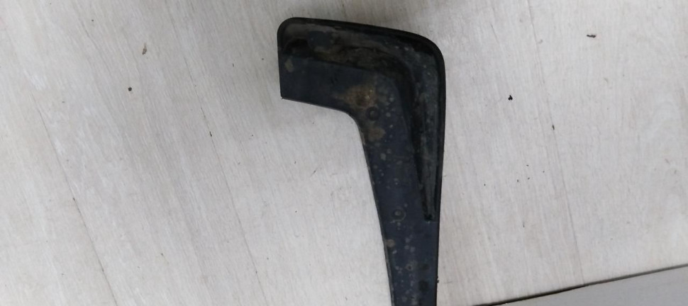 Брызговик задний правый Kia Sportage 4 рест 2018> oem 86842F1500 Брызговик задний правый Kia Sportage 4 рест 2018> oem 86842F1500