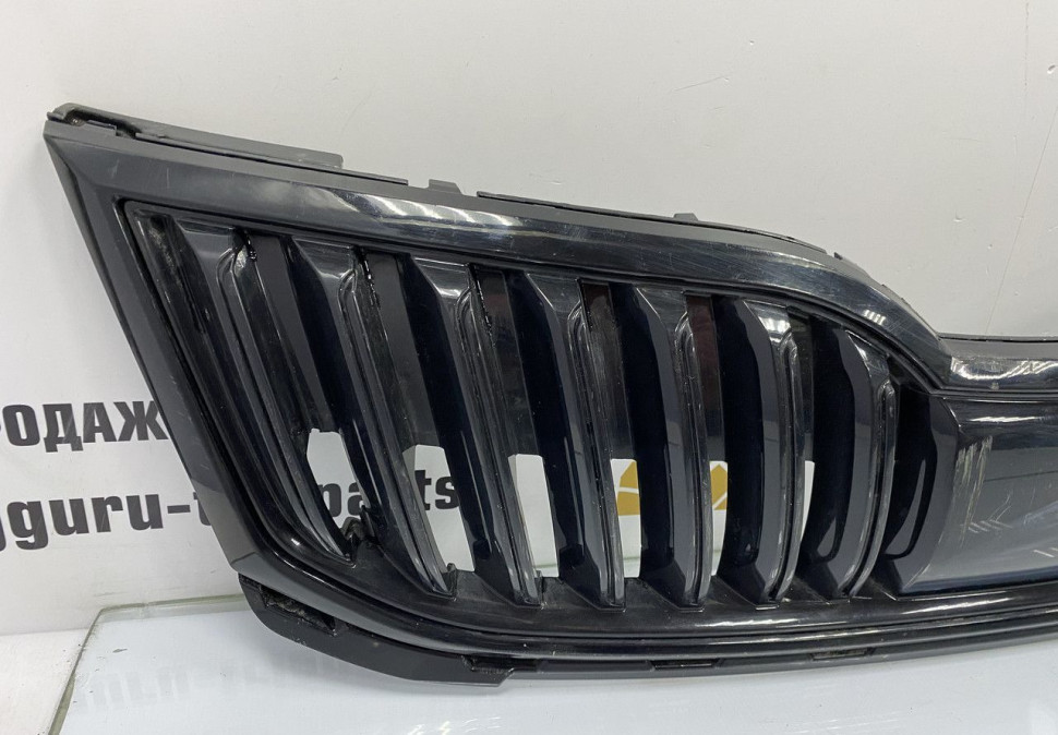 Решетка радиатора Skoda Octavia A7 рестайлинг 2017 OEM 5E0853653C Решетка радиатора Skoda Octavia A7 рестайлинг 2017 OEM 5E0853653C