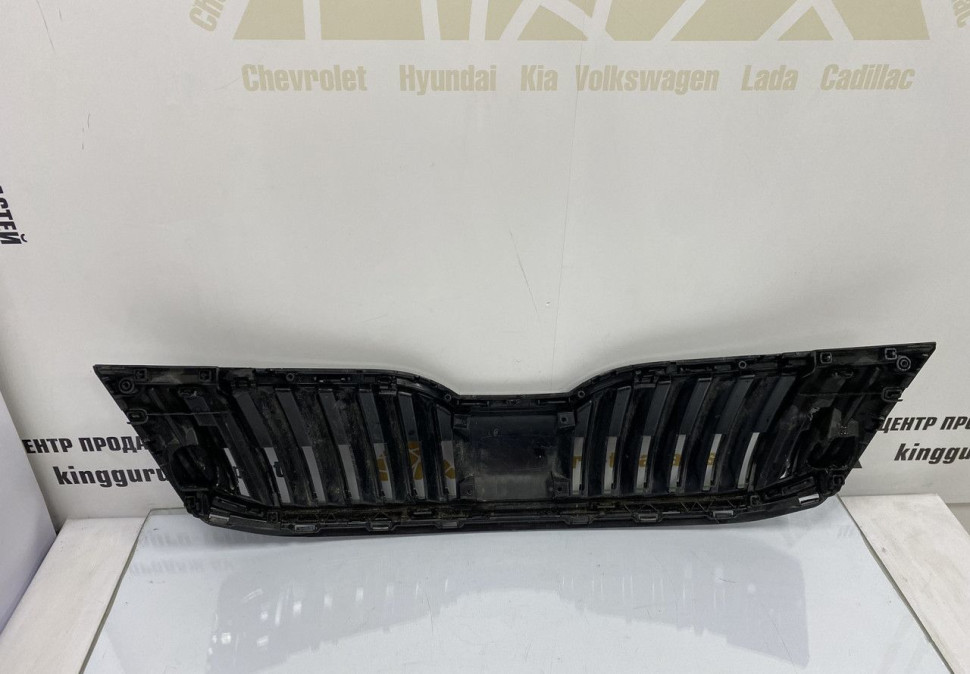 Решетка радиатора Skoda Octavia A7 рестайлинг 2017 OEM 5E0853653C Решетка радиатора Skoda Octavia A7 рестайлинг 2017 OEM 5E0853653C