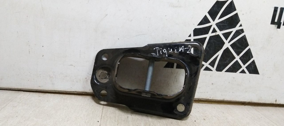 Кронштейн заднего рычага Volkswagen Tiguan 2 (16-20) oem 1K0505129L