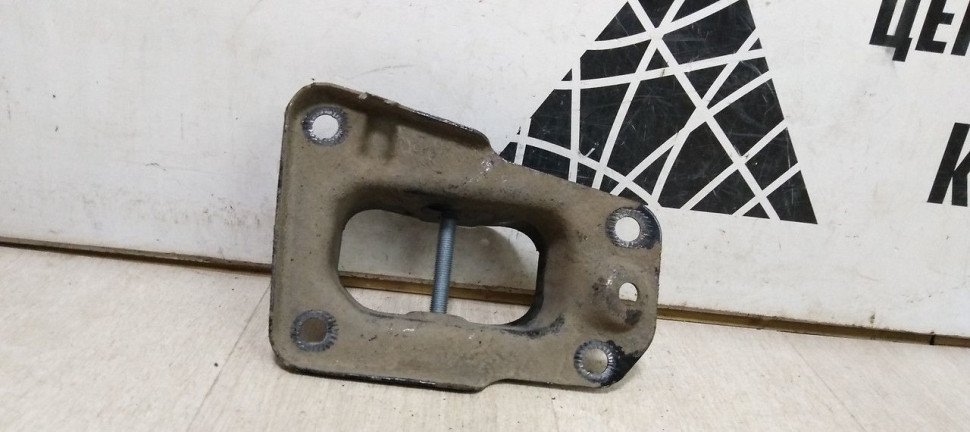 Кронштейн заднего рычага Volkswagen Tiguan 2 (16-20) oem 1K0505129L