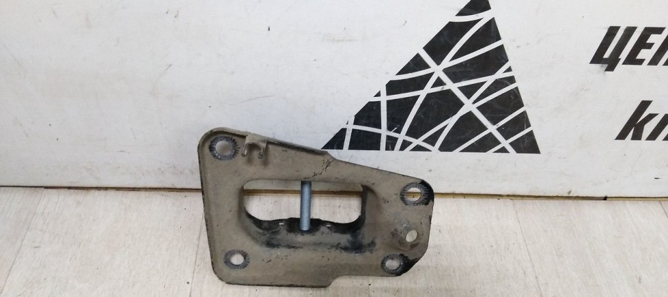 Кронштейн заднего рычага Volkswagen Tiguan 2 (16-20) oem 1K0505129L