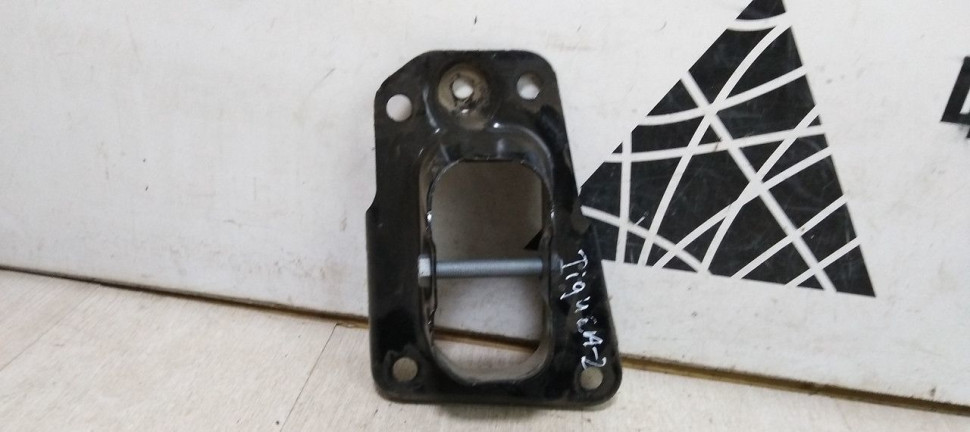 Кронштейн заднего рычага Volkswagen Tiguan 2 (16-20) oem 1K0505129L