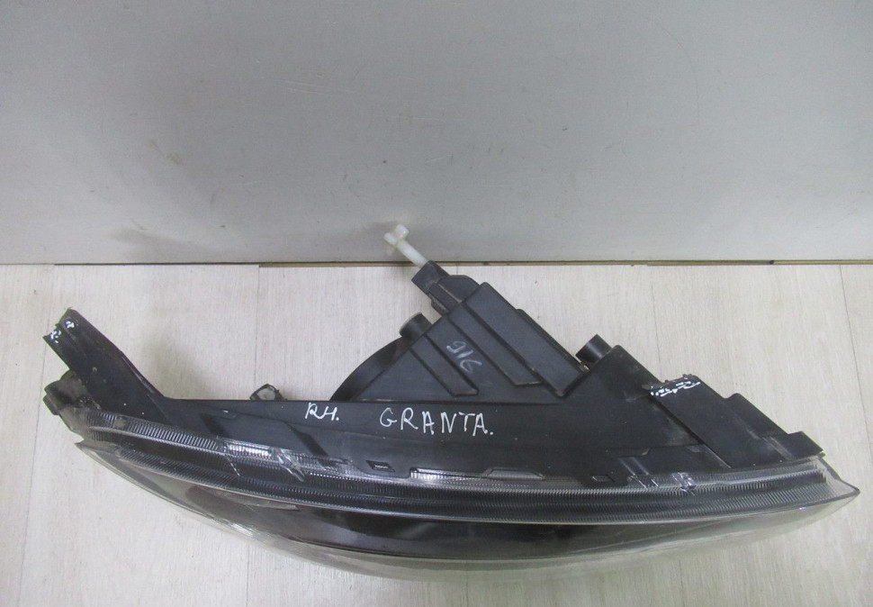 Фара правая Lada Granta рест галоген (18>) oem 219003711010 (скл-3)