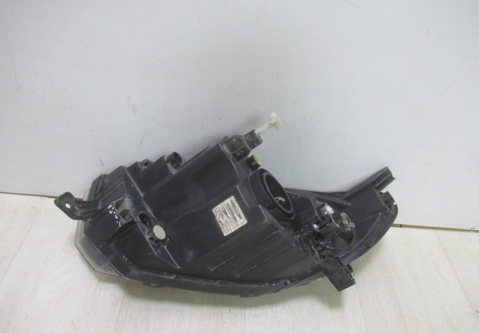 Фара правая Lada Granta рест галоген (18>) oem 219003711010 (скл-3)