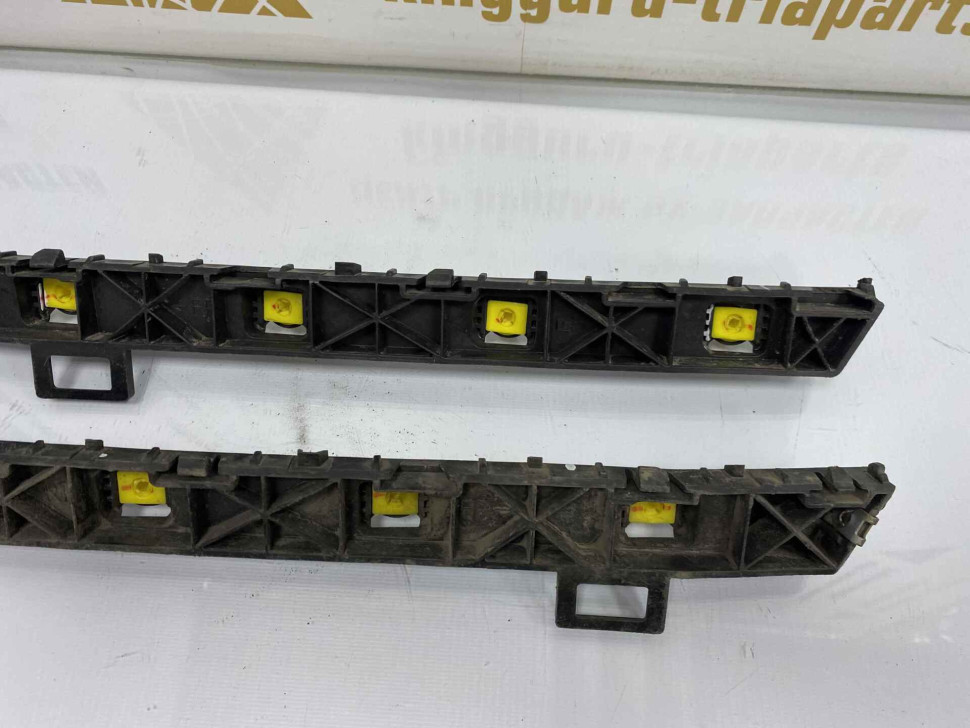 Кронштейн заднего бампера левый правый Hyundai Solaris 2 2017 OEM 86613H5000 86614H5000 Кронштейн заднего бампера левый правый Hyundai Solaris 2 2017 OEM 86613H5000 86614H5000