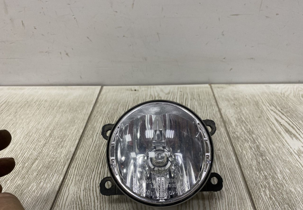 Фара противотуманная Renault Logan 2 OEM 261500097R Фара противотуманная Renault Logan 2 OEM 261500097R