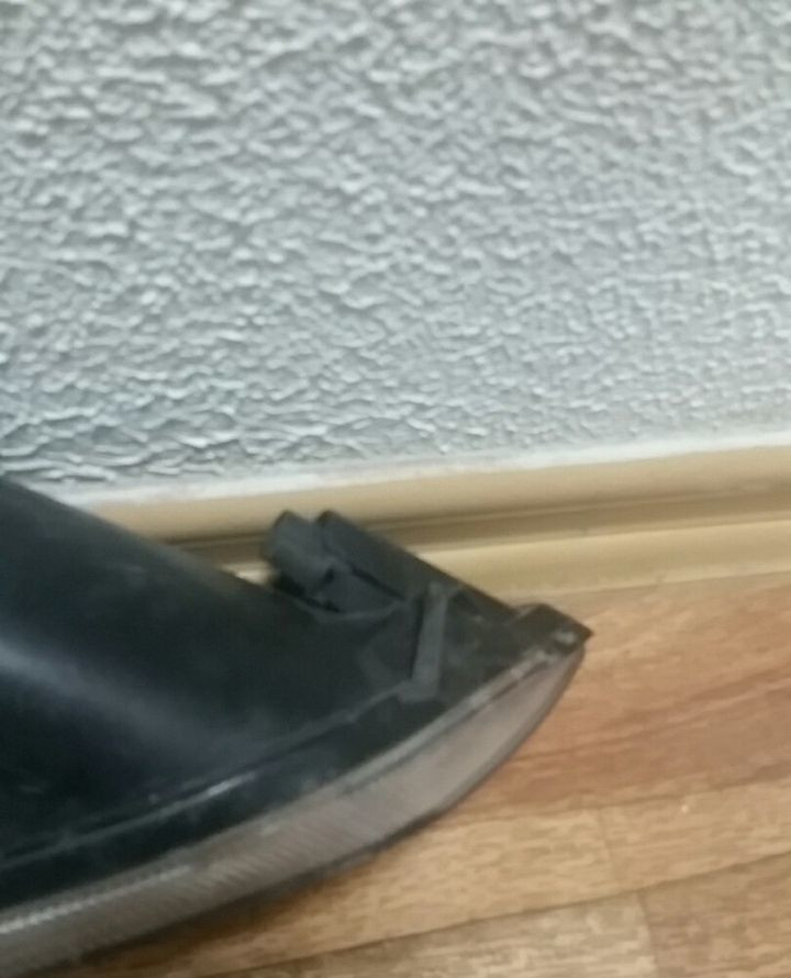 ПТФ передняя левая Volkswagen Passat B7 (сломан 1 крепёж) ПТФ передняя левая Volkswagen Passat B7 (сломан 1 крепёж)