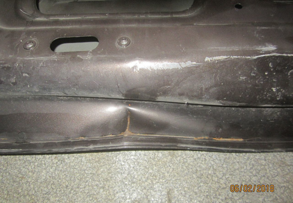 Крышка багажника Lada Vesta вмятина (скл-3)