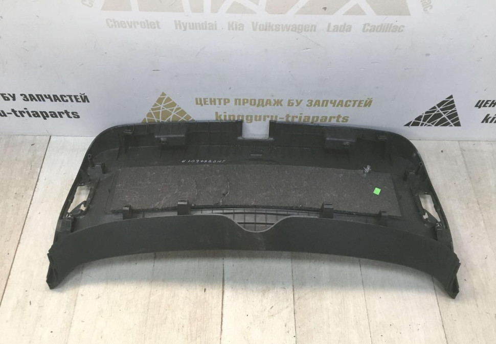 Обивка крышки багажника Volkswagen Tiguan 1 2010-2016 oem 5n0867601a