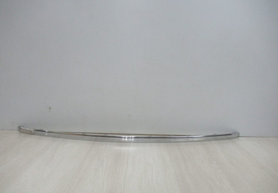Молдинг хрома заднего бампера Volkswagen Touareg NF oem 7p6853835