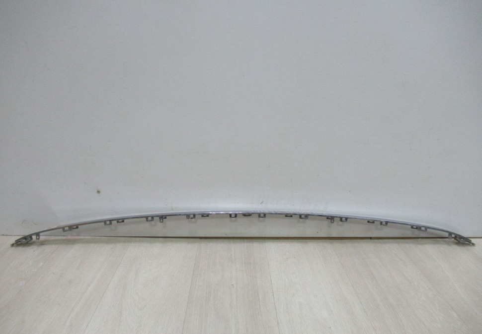 Молдинг хрома заднего бампера Volkswagen Touareg NF oem 7p6853835