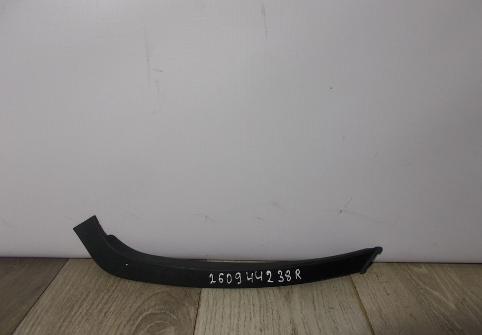 Накладка под фару левая бу Renault Megane 3 OEM 260944238R