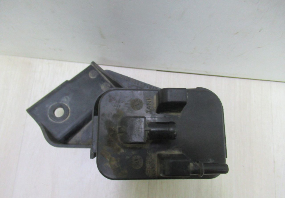 Адсорбер Lada Niva (21x21) oem  212141164010 (слом.мал.часть) (скл-3)