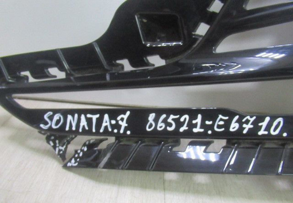 Накладка противотуманной фары передняя левая  Hyundai Sonata 7 oem  86521E6710