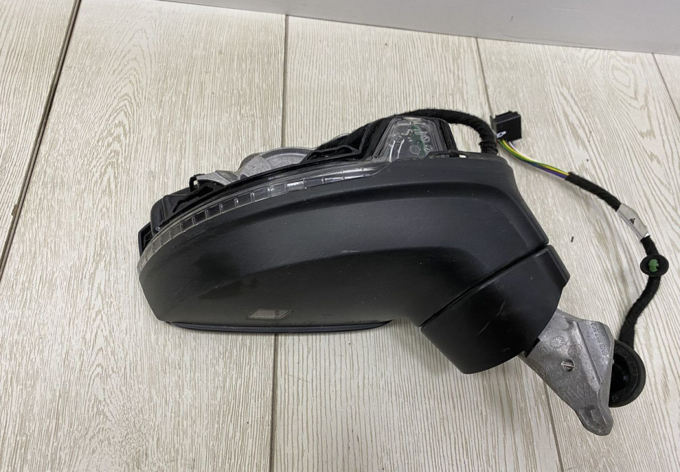 Корпус зеркало правое 13к Volkswagen Tiguan 2 (16-20) oem 5NB857502 Корпус зеркало правое 13к Volkswagen Tiguan 2 (16-20) oem 5NB857502