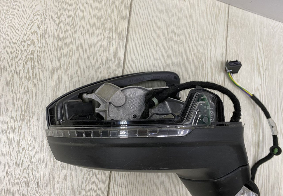 Корпус зеркало правое 13к Volkswagen Tiguan 2 (16-20) oem 5NB857502 Корпус зеркало правое 13к Volkswagen Tiguan 2 (16-20) oem 5NB857502