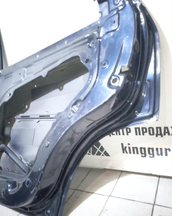 Дверь задняя правая Kia Sorento 2 oem 770042P010 (скл-3)