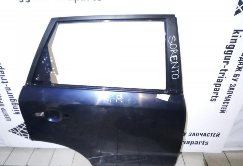 Дверь задняя правая Kia Sorento 2 oem 770042P010 (скл-3)