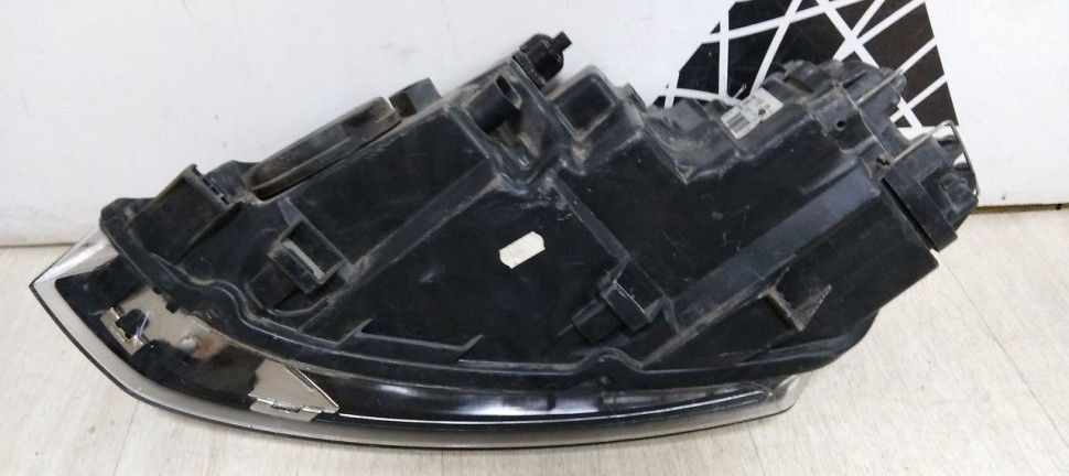 Фара правая Volkswagen Polo (09>) х/б oem 6r1941016e