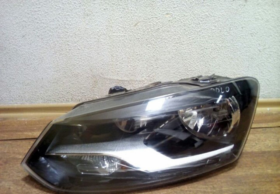 Фара левая Volkswagen Polo рест Oem 6R1941007F (слом 2 крепежа) (скл-3)