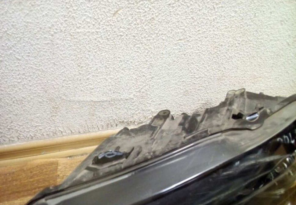 Фара левая Volkswagen Polo рест Oem 6R1941007F (слом 2 крепежа) (скл-3) Фара левая Volkswagen Polo рест Oem 6R1941007F (слом 2 крепежа) (скл-3)