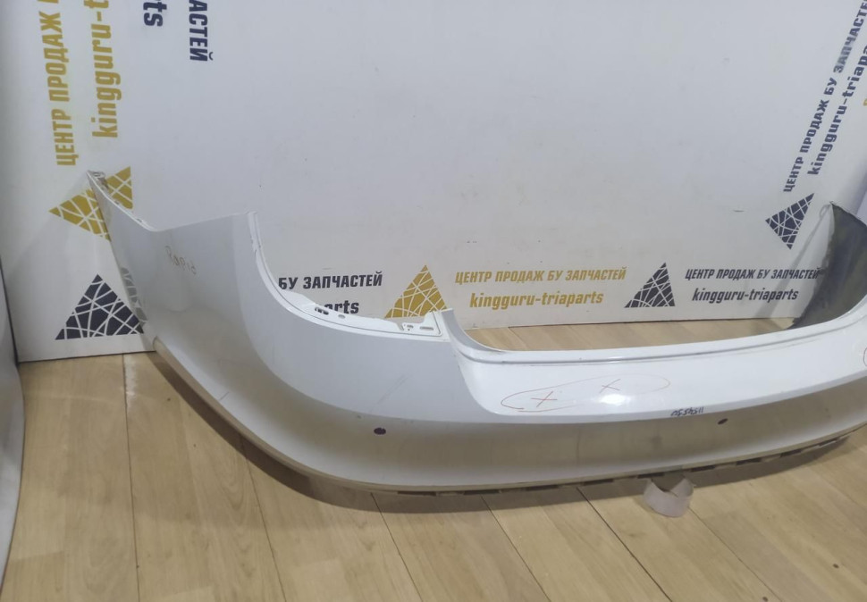 Бампер задний бу Skoda Rapid OEM 60U807421