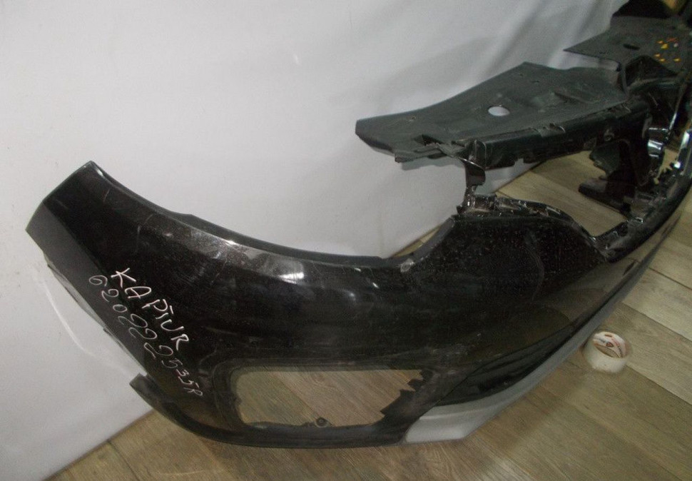 Бампер передний бу Renault Kaptur OEM 620228229R (В)