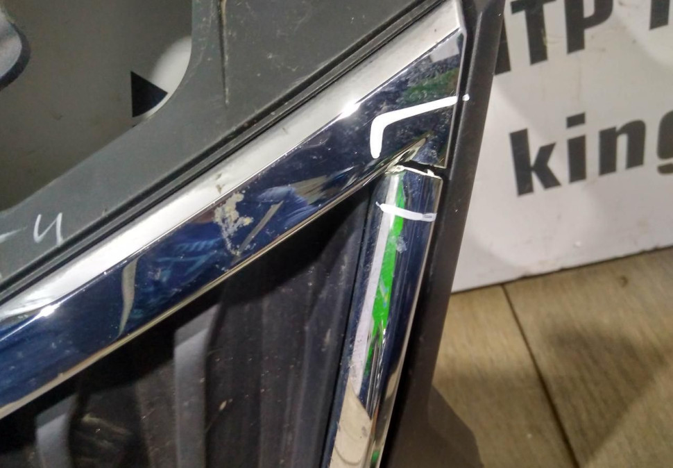 Решетка радиатора бу Skoda Rapid OEM 5JA853668