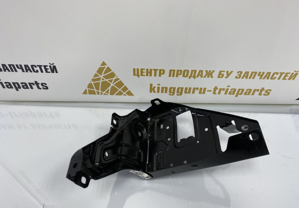 Кронштейн под фару правый BMW X2 F39 OEM 51647342502